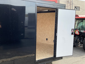 Enclosed Car Hauler Trailer 8.5'x20' V-Nose Blackout Ramp Durabull Aluminum 9990 GVWR Elite Escape Door DuraBull Trailers