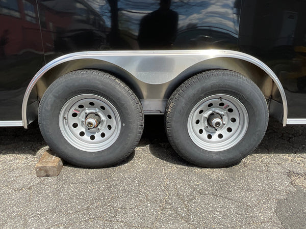 Aluminum Durabull Enclosed Contractor 8.5'x18'+2'V Barn Door with Ramps DuraBull Trailers