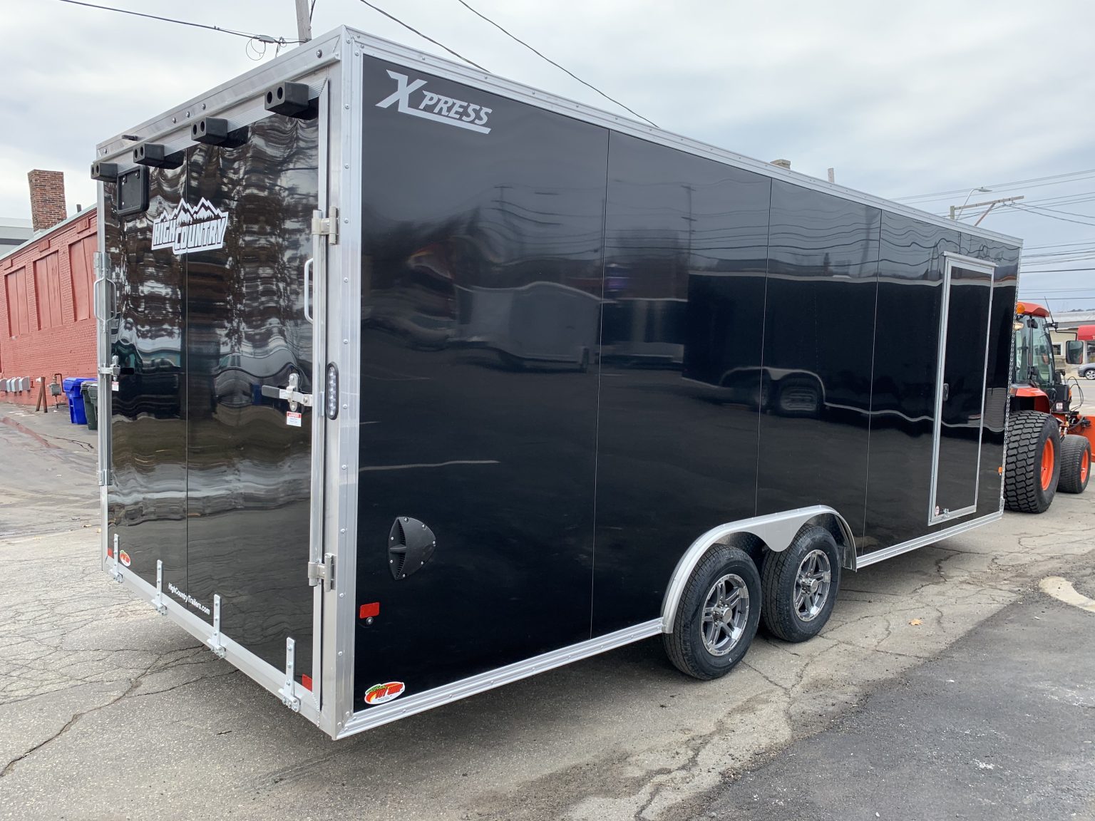 Enclosed Car Hauler Trailer 8.5’x20′ Tapered V-Nose BLACK Ramp High ...