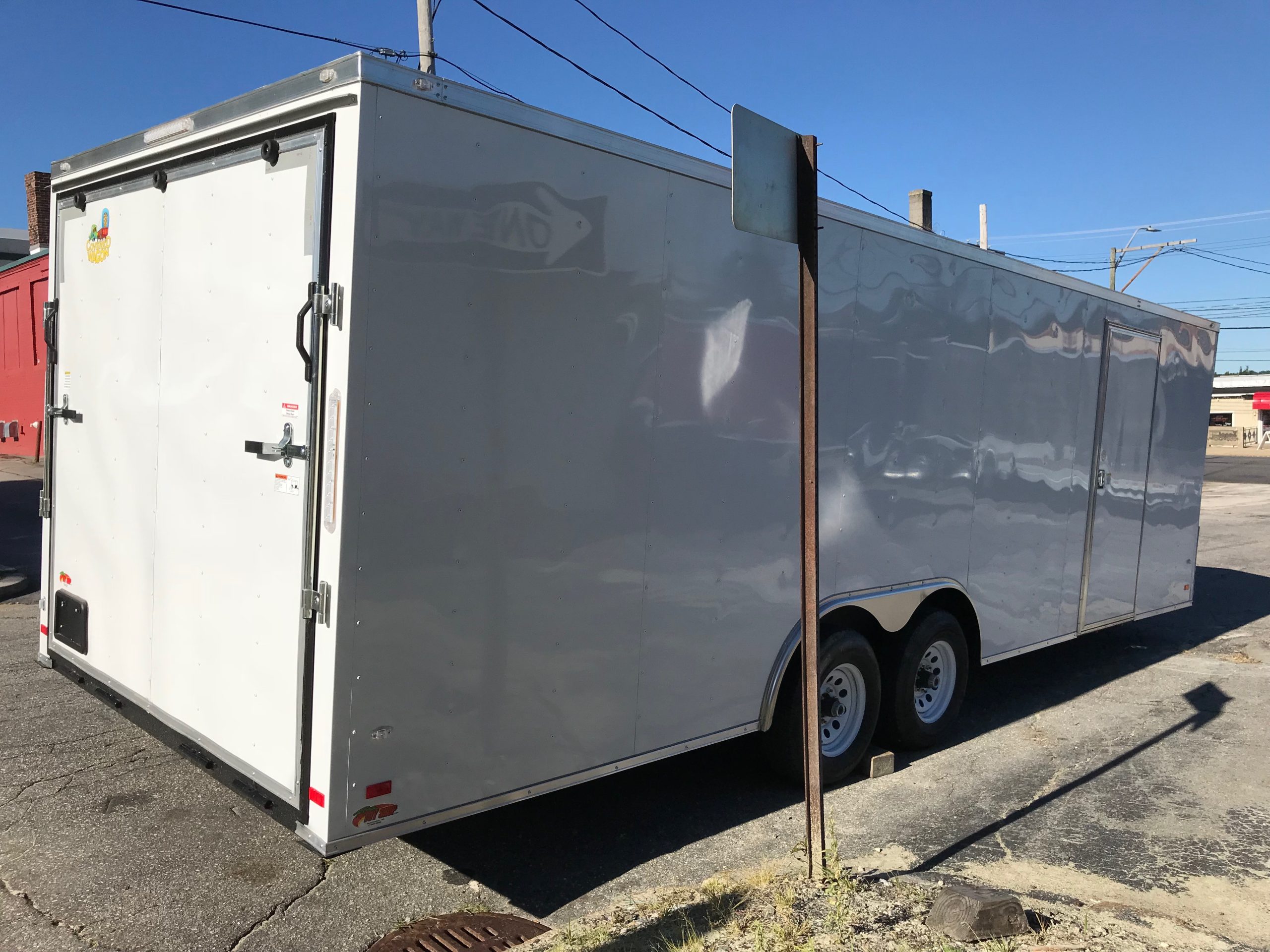 Enclosed Car Hauler Trailer 8.5'x24'+2'V WHITE Covered Wagon XT 10K GVWR