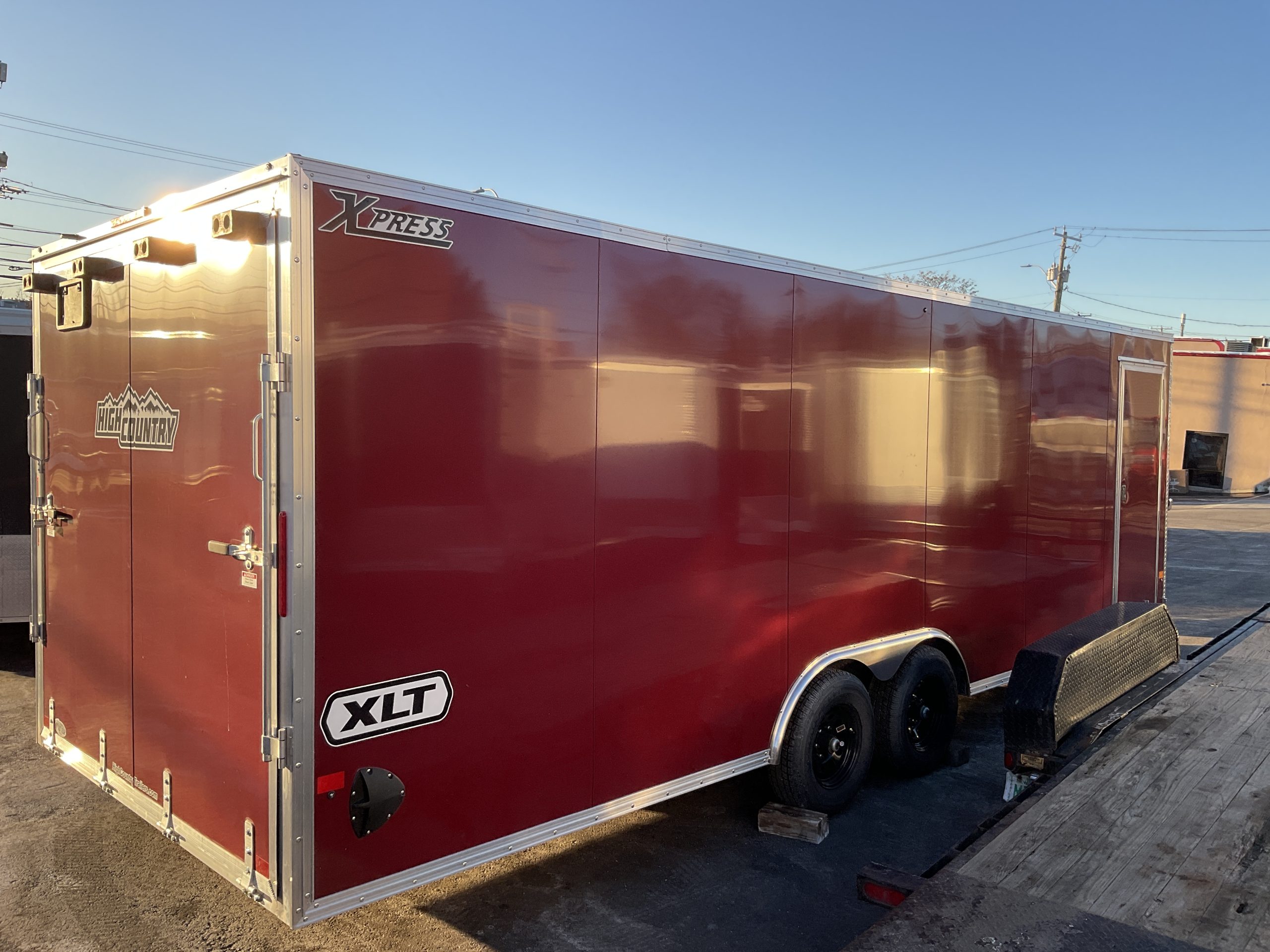 Enclosed Car Hauler Trailer 8.5'x24' V-Nose 10K GVWR Brandy Wine Ramp High Country Xpress XLT Pro Aluminum